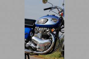 kawasaki-w1-1966-blau-14