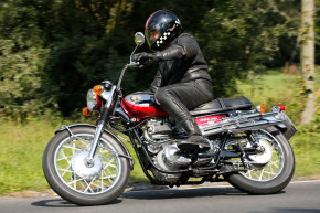 kawasaki-w2-tt-1968-rot-30